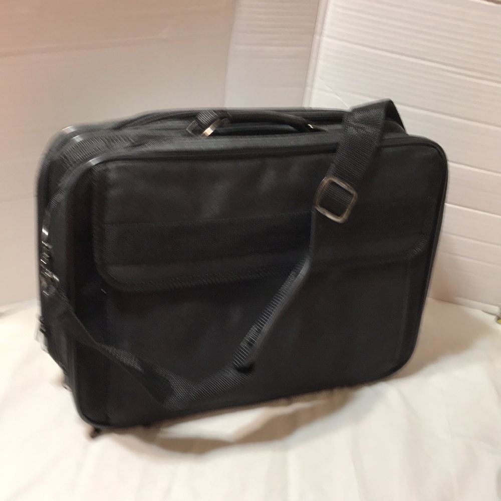 New! Overnight/business luggage - Picture 10 of 11